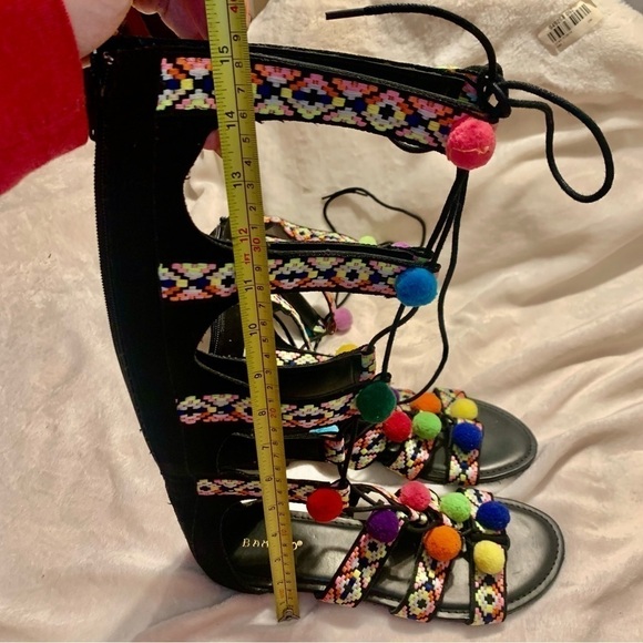 NEW Boho Sandals Sz 9 Bamboo Flat Strappy Sandals Black Multicolored Knit Poms - Picture 14 of 16